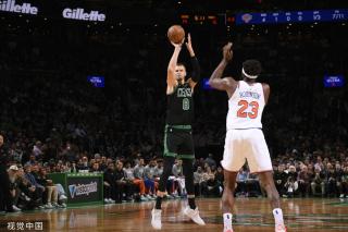 许多观众在 许多观众在